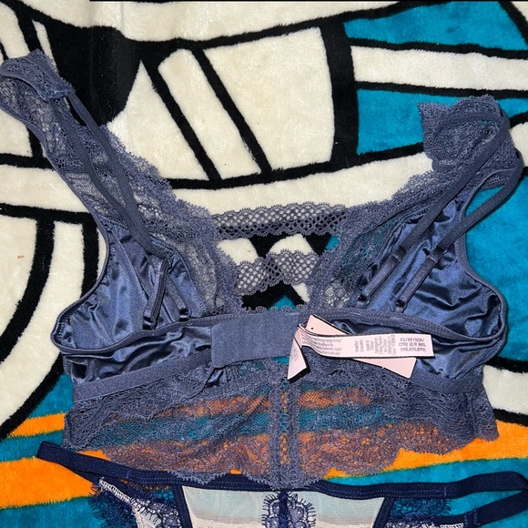 💙 New VS Bralette & Itsy Panty- XS/S 💙 - Picture 7 of 8